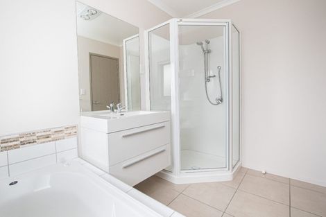 Photo of property in 5 Waltham Place, Rototuna North, Hamilton, 3210