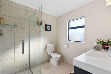 Photo of property in 2 Halsey Grove, Paraparaumu Beach, Paraparaumu, 5032