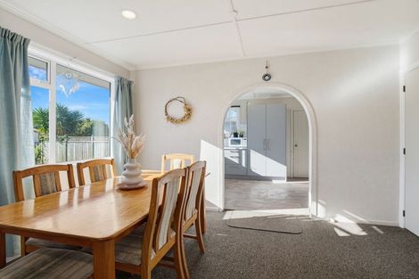 Photo of property in 24 Lee Street, Castlecliff, Whanganui, 4501