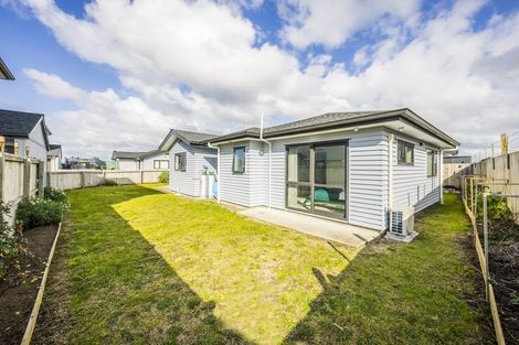 Photo of property in 95b Maplesden Drive, Clendon Park, Auckland, 2103