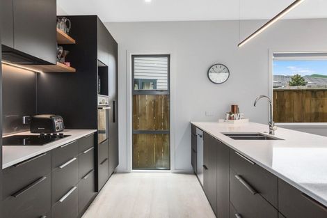 Photo of property in 3a Breakwater Way, Whitby, Porirua, 5024