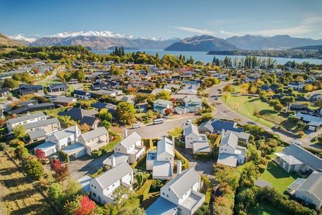 Photo of property in 9 Meadowbrook Place, Wanaka, 9305