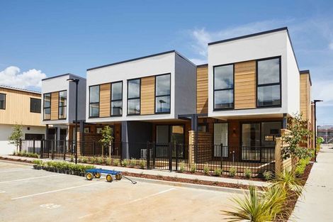 Photo of property in 4/23 Parson Lane, Papatoetoe, Auckland, 2025