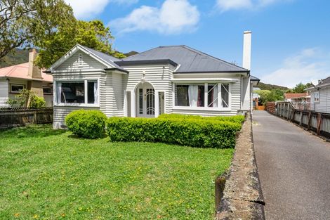 Photo of property in 22 Saint Ronans Avenue, Waterloo, Lower Hutt, 5011
