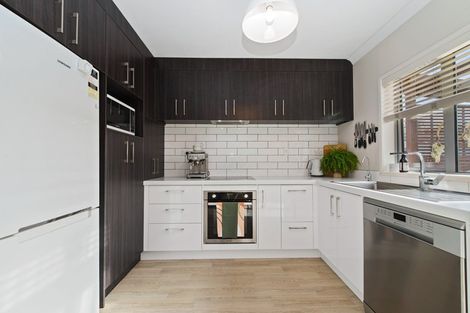 Photo of property in 15 Corlett Street, Utuhina, Rotorua, 3015