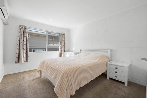 Photo of property in 1/112 Gossamer Drive, Pakuranga Heights, Auckland, 2010