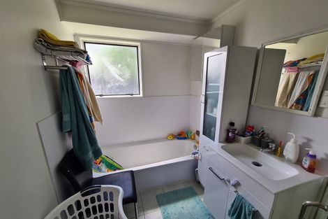 Photo of property in 2/9 Silver Creek Road, Weymouth, Auckland, 2103
