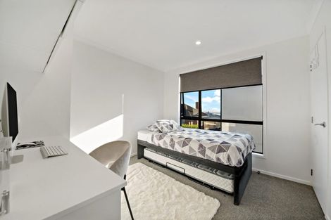 Photo of property in 8 Patariki Way, Beach Haven, Auckland, 0626