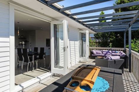 Photo of property in 1/46 Weatherly Road, Torbay, Auckland, 0630