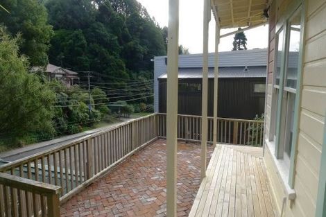Photo of property in 123a Glenmore Street, Kelburn, Wellington, 6012