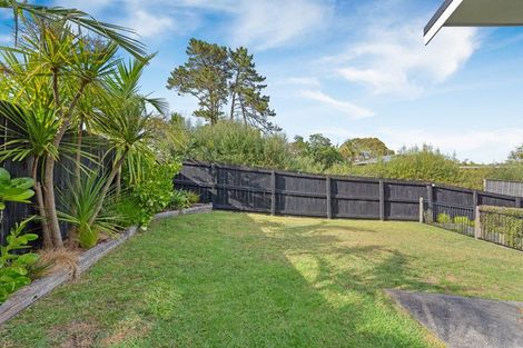 Photo of property in 85b Rosario Crescent, Red Beach, 0932