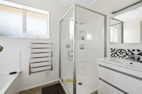 Photo of property in 2/42 Luton Avenue, Sunnyhills, Auckland, 2010