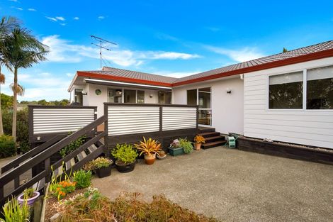 Photo of property in 14 Ebony Place, Massey, Auckland, 0614