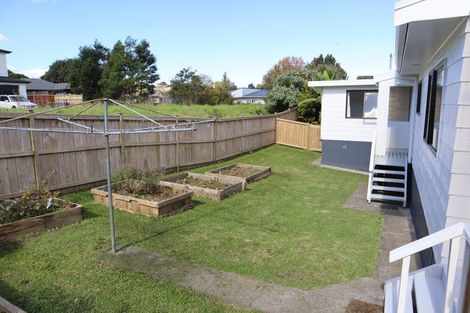 Photo of property in 2/68 View Road, Henderson, Auckland, 0612