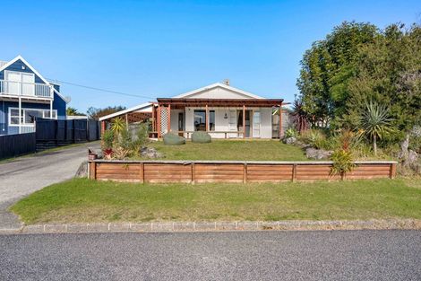 Photo of property in 114a Weka Street, Whangamata, 3620