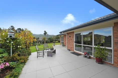 Photo of property in 32 Sunstone Crescent, Brown Owl, Upper Hutt, 5018