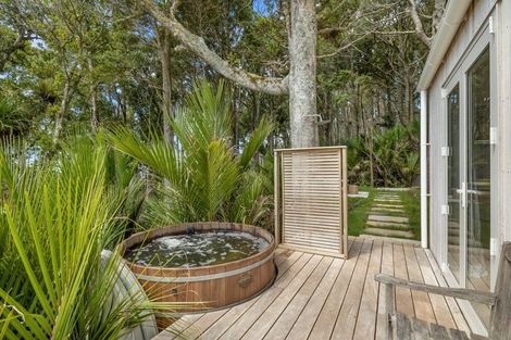 Photo of property in 340 Cames Road, Mangawhai, 0975