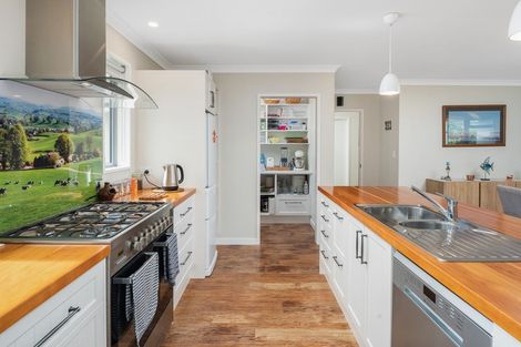 Photo of property in 6a Huia Street, Waikawa, Picton, 7220