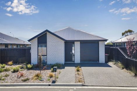 Photo of property in 18 Kura Lane, Aranui, Christchurch, 8061