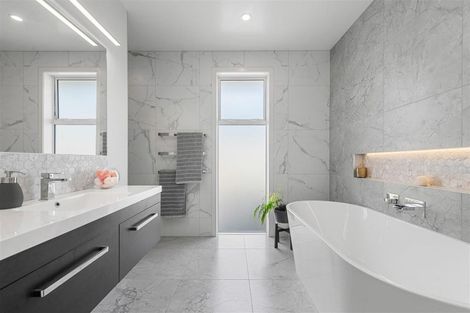 Photo of property in 39 Great Road West, Matipo Heights, Rotorua, 3015