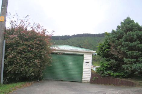 Photo of property in 31 Olivia Crescent, Tawa, Wellington, 5028