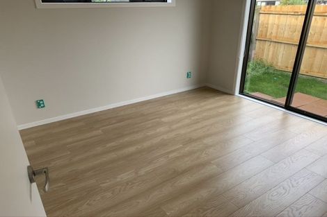 Photo of property in 5a Tawa Road, Te Atatu Peninsula, Auckland, 0610