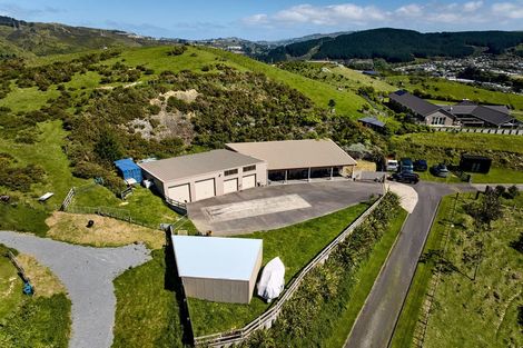 Photo of property in 132 Bing Lucas Drive, Tawa, Wellington, 5028