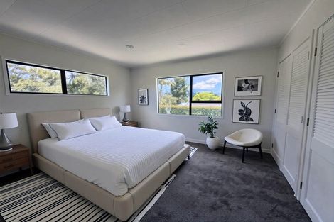 Photo of property in 44 Onedin Place, Titirangi, Auckland, 0604