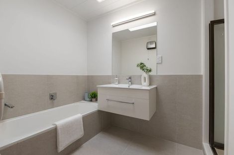 Photo of property in 82a Beach Road, Mellons Bay, Auckland, 2014