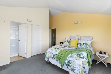 Photo of property in 8 Atamira Close, Churton Park, Wellington, 6037