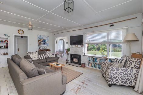 Photo of property in 15 Hunia Terrace, Himatangi Beach, Foxton, 4891