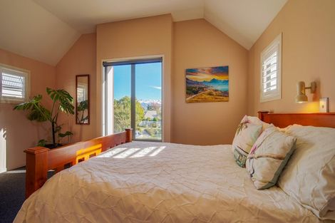 Photo of property in 9 Meadowbrook Place, Wanaka, 9305