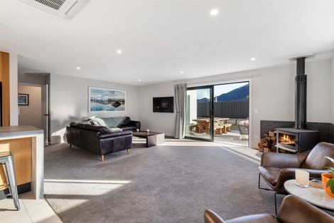 Photo of property in 6 Pennycook Place, Lake Hawea, Wanaka, 9382