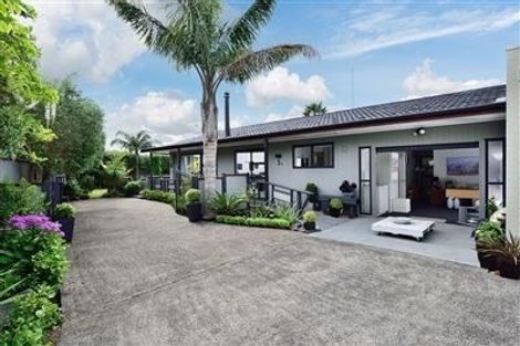 Photo of property in 3b Lillian Place, Orewa, 0931