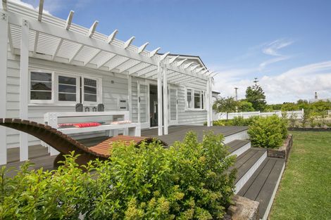 Photo of property in 5 Clarks Lane, Hobsonville, Auckland, 0618