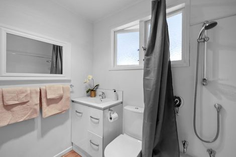 Photo of property in 72 Barrett Street, Westown, New Plymouth, 4310