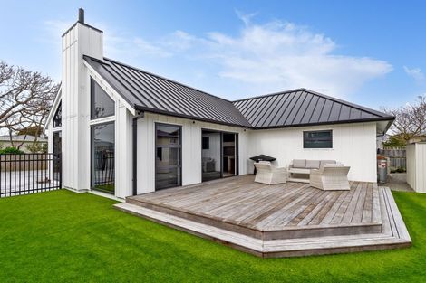 Photo of property in 30 Princess Street, Martinborough, 5711