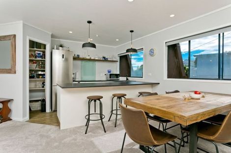 Photo of property in 8/27 Rangatira Road, Birkdale, Auckland, 0626