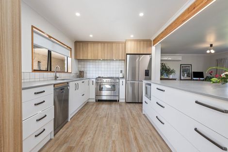 Photo of property in 61 Turitea Road, Fitzherbert, Palmerston North, 4472