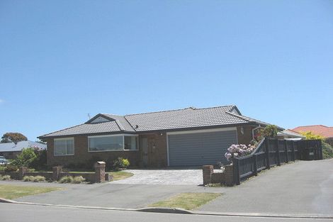 Photo of property in 14 Rue De La Mare, Parklands, Christchurch, 8083