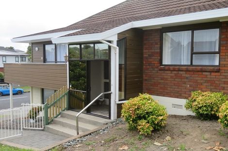 Photo of property in 10 Lexington Drive, Botany Downs, Auckland, 2010