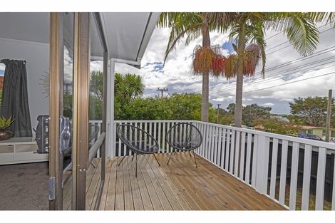 Photo of property in 1/111 Lincoln Park Avenue, Massey, Auckland, 0614