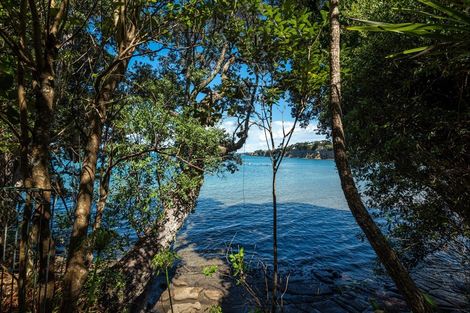 Photo of property in 59-61 Rock Isle Road, Torbay, Auckland, 0630