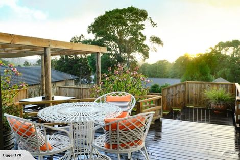 Photo of property in 4 Gavinike Place, Waimauku, 0812