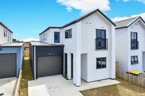 Photo of property in 10 Tapuwae Way, Mangere Bridge, Auckland, 2022