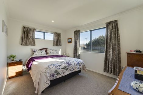 Photo of property in 17 Cirrus Place, Omarama, 9412