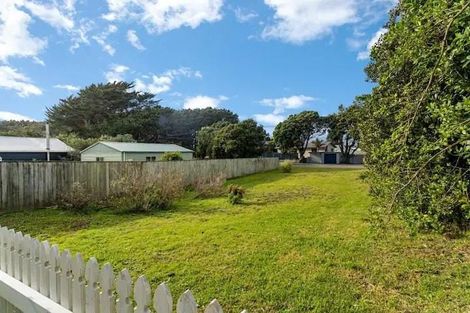 Photo of property in 6 Kapiti Lane, Otaki Beach, Otaki, 5512
