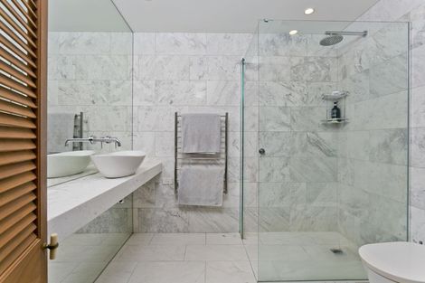 Photo of property in 30 Speedy Crescent, Hillcrest, Auckland, 0627