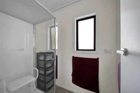 Photo of property in 1 Robbins Crescent, Hawera, 4610