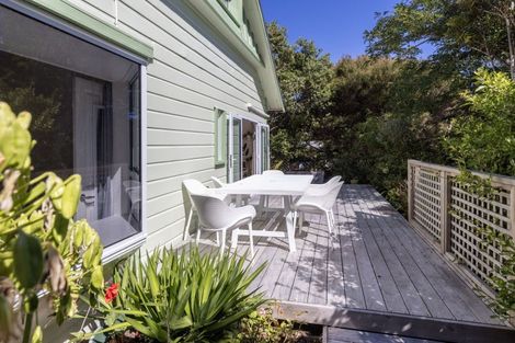 Photo of property in 11 Tiromoana Road, Raumati South, Paraparaumu, 5032